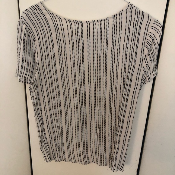 Striped Design Top - Picture 3 of 3